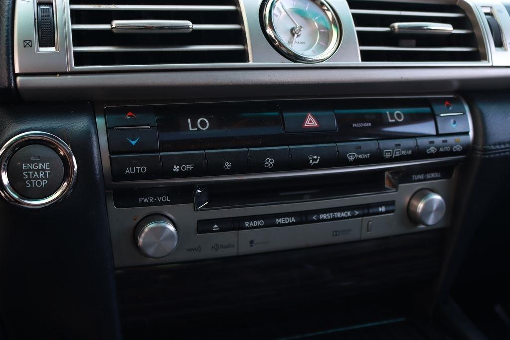 Lexus LS 460  2015