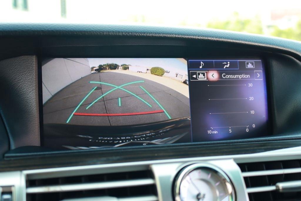 Lexus LS 460  2015