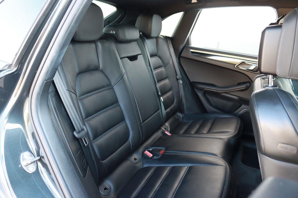 Porsche Macan  2017
