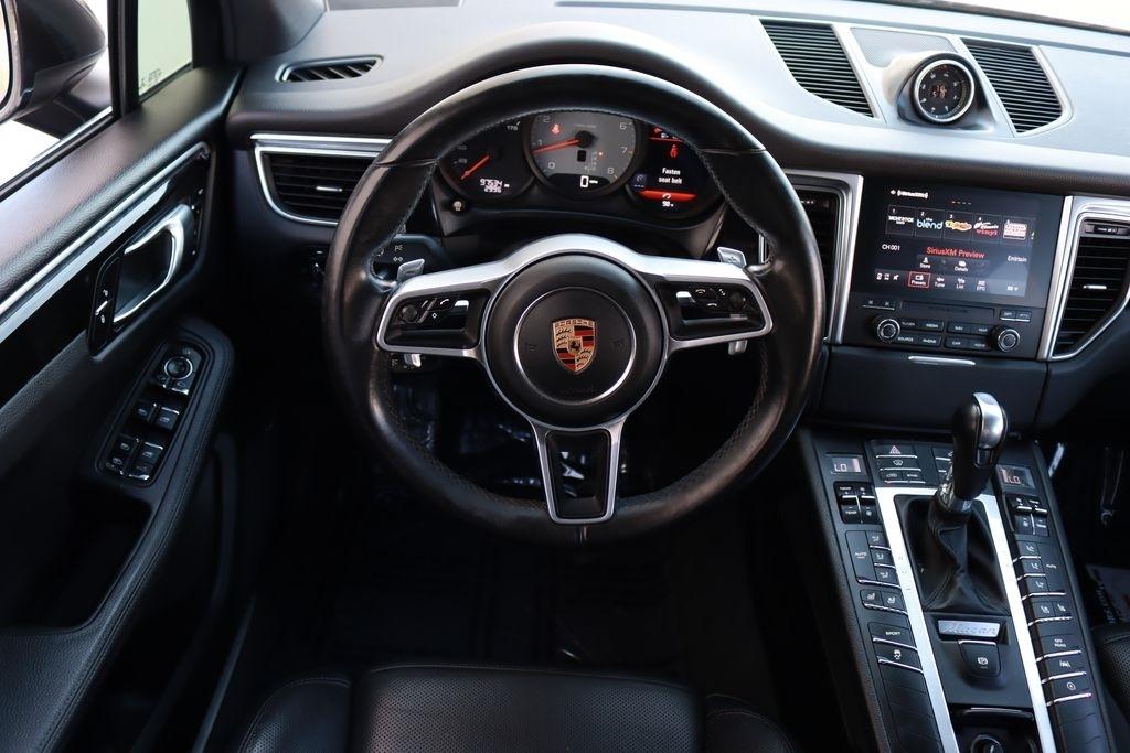 Porsche Macan  2017