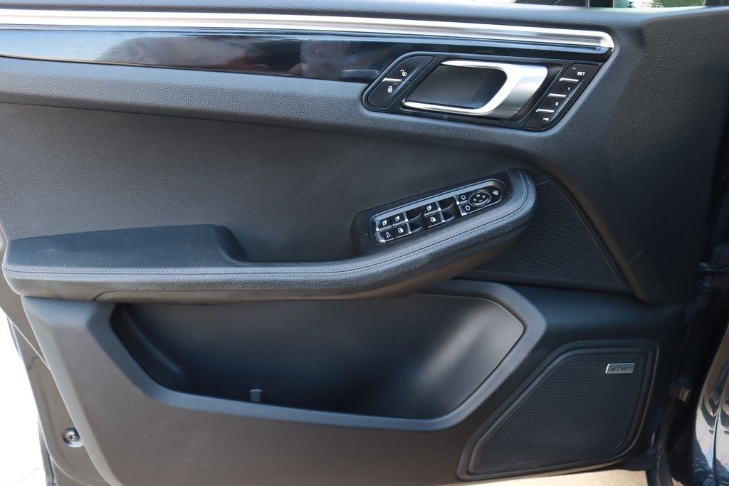 Porsche Macan  2017