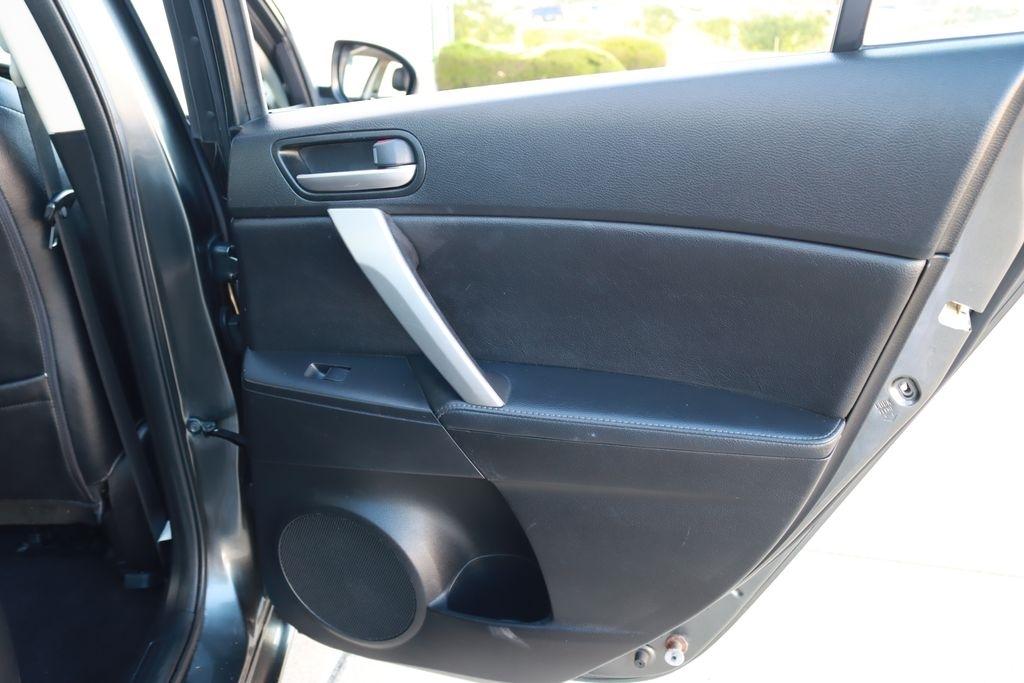 Mazda MAZDA3  2012