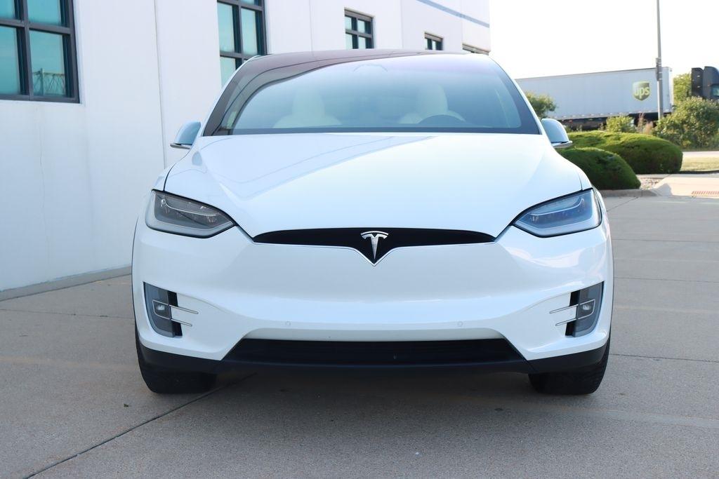 Tesla Model X  2021