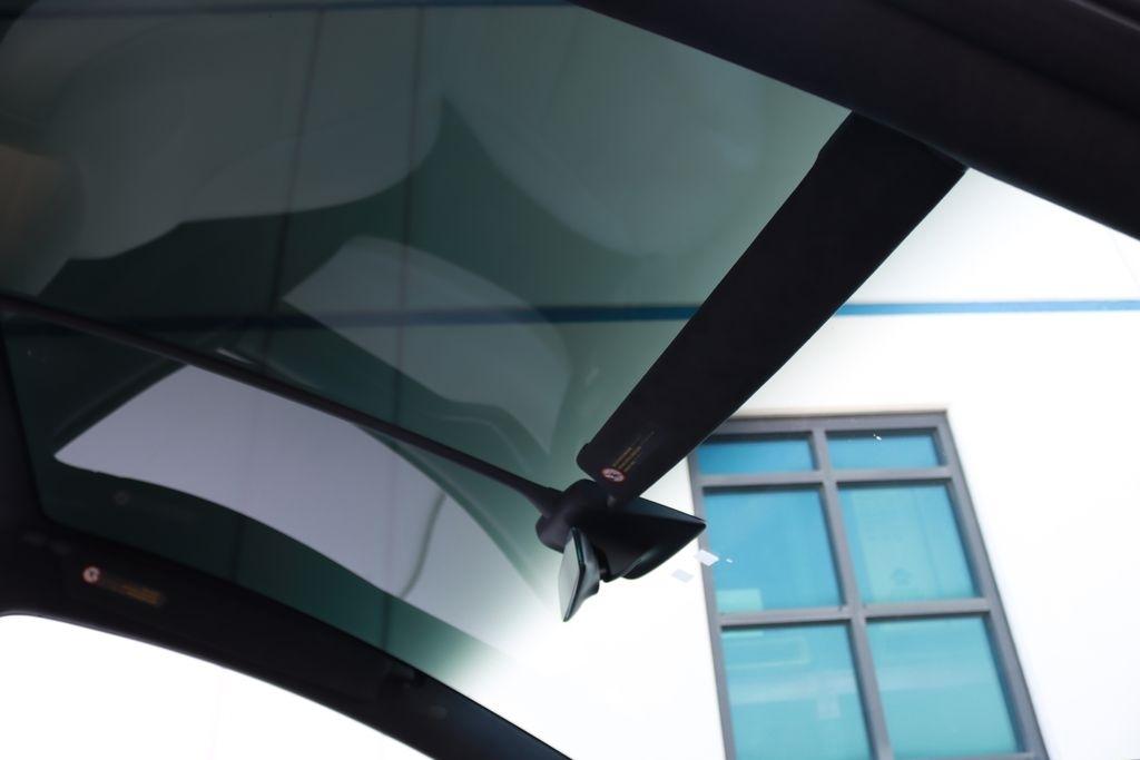 Tesla Model X  2021