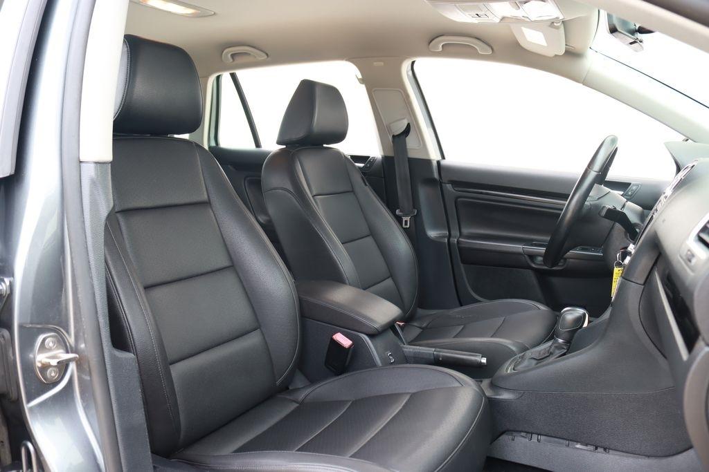 Volkswagen Jetta SportWagen  2012