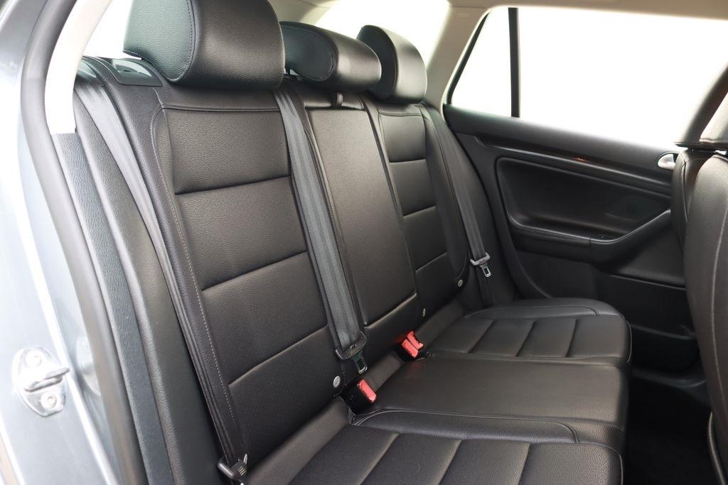 Volkswagen Jetta SportWagen  2012