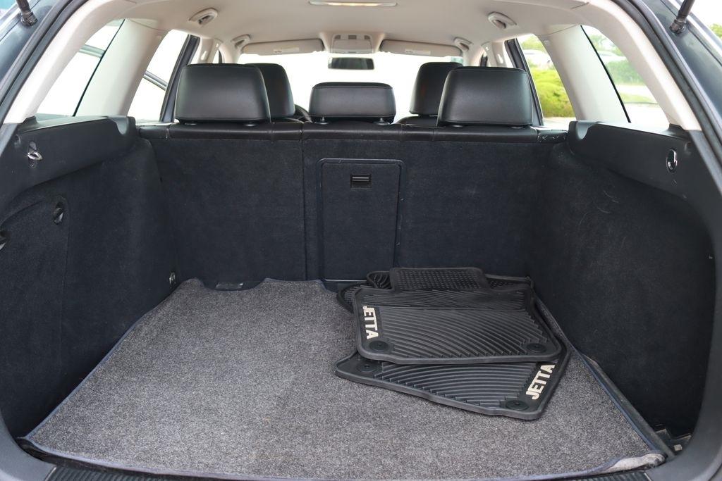 Volkswagen Jetta SportWagen  2012