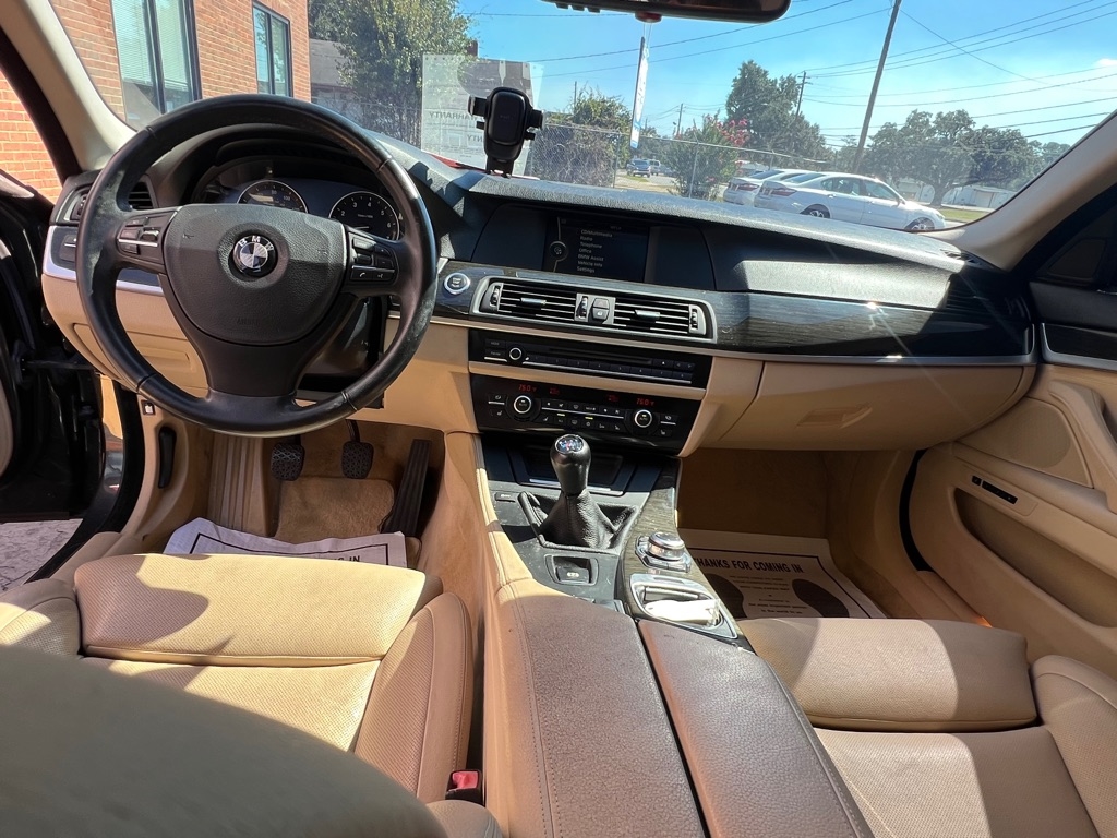 BMW 5-Series 535i 2011
