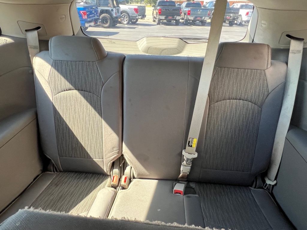 Chevrolet Traverse LS FWD w/PDC 2016