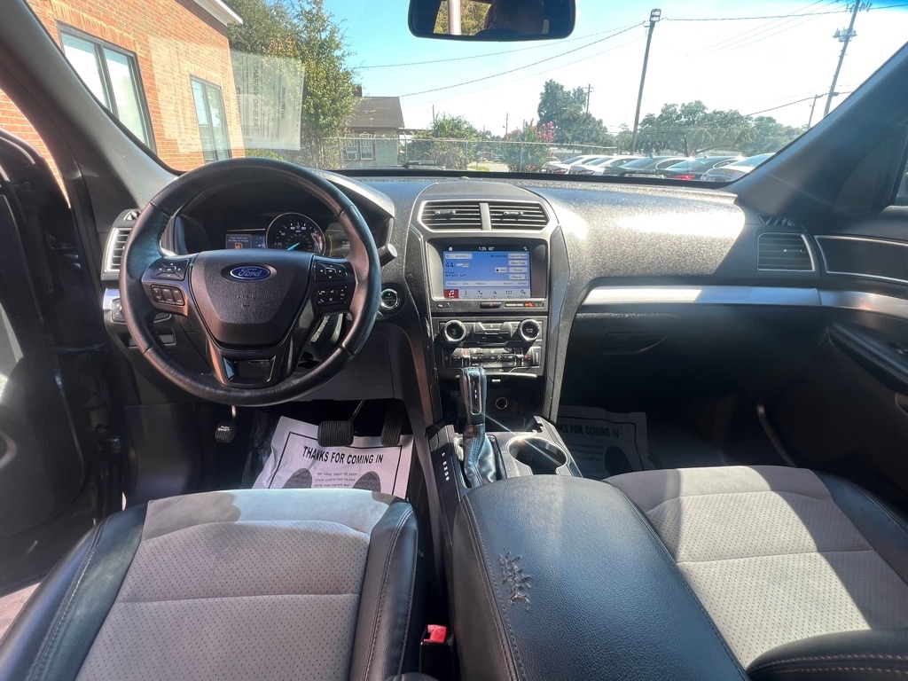 Ford Explorer XLT FWD 2017