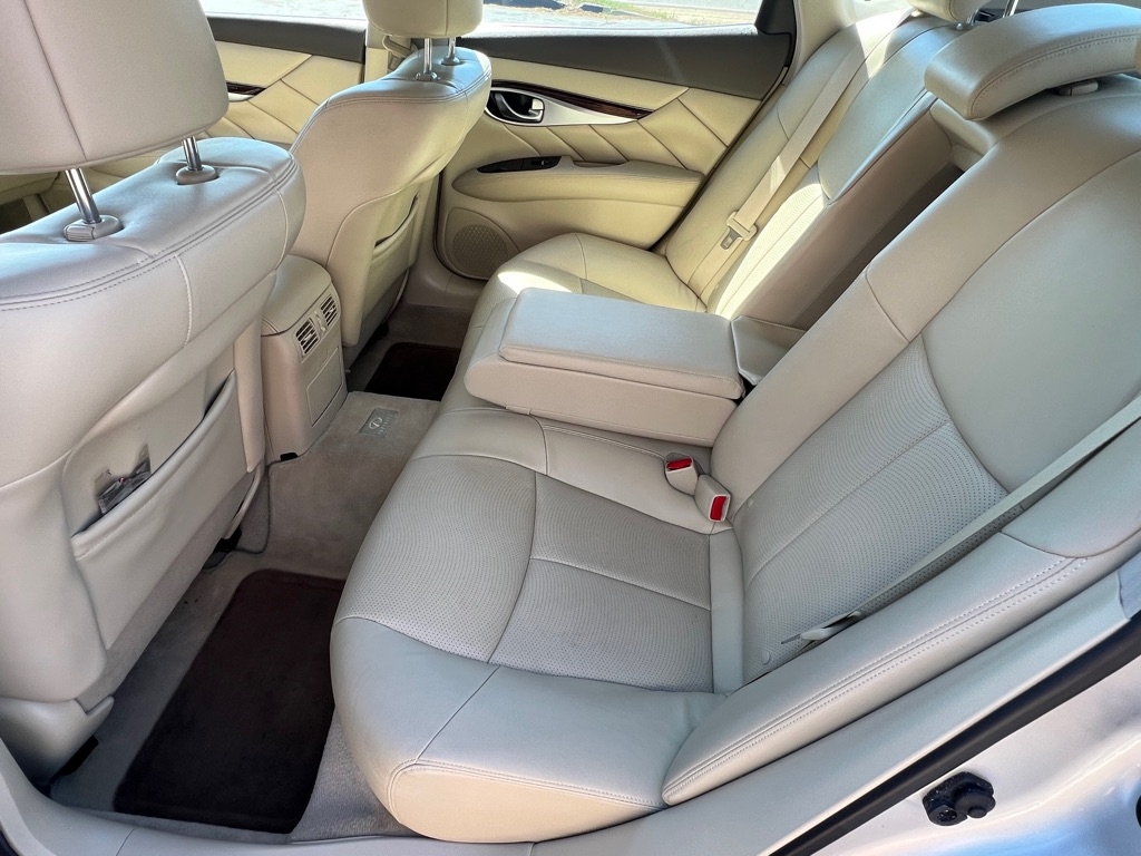 Infiniti M 37x 2012