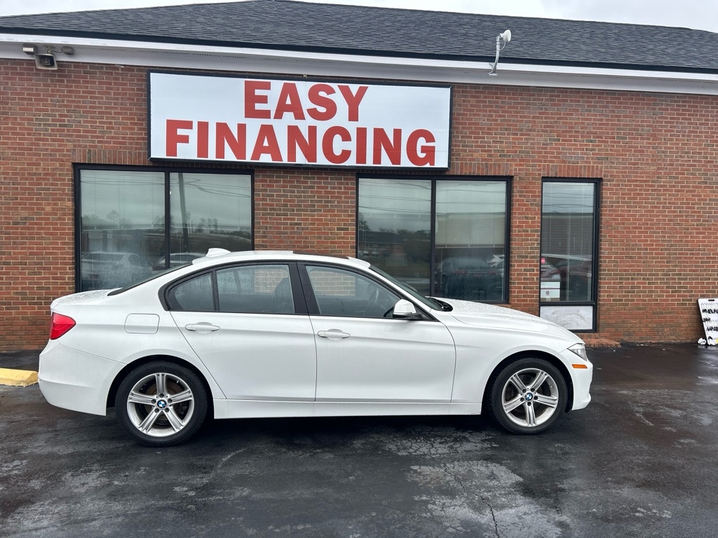 2015 BMW 3 Series 320i's photo