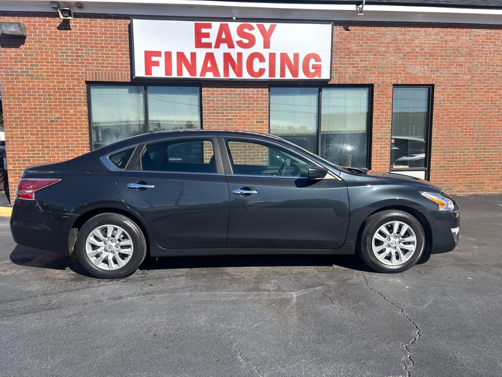 2015 Nissan Altima S's photo