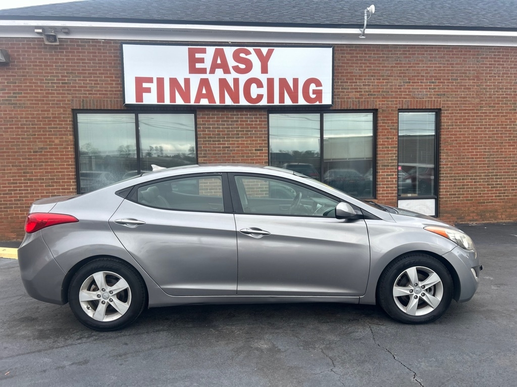 2013 Hyundai Elantra GLS's photo