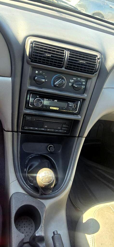 Ford Mustang Coupe 2000