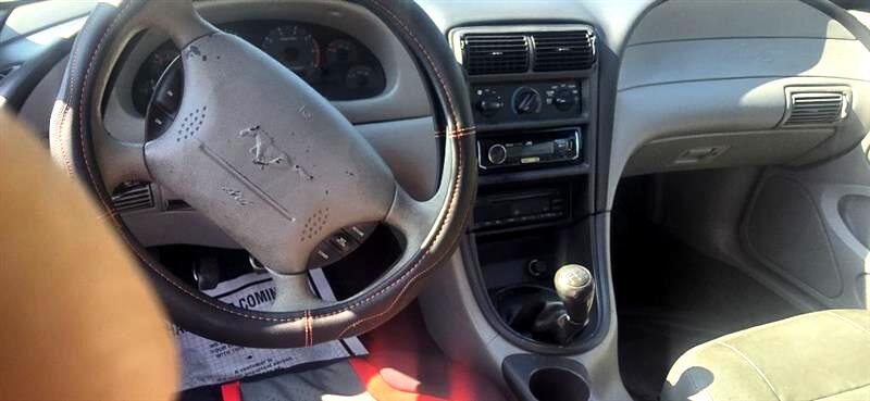 Ford Mustang Coupe 2000