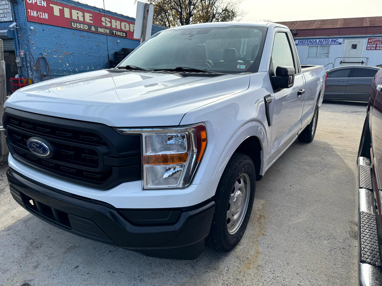 2022 Ford F-150 2WD Reg Cab 141" XL
