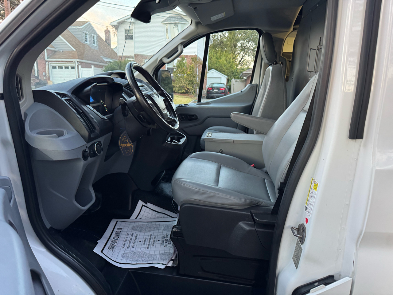 Ford Transit 250 Van Low Roof w/Sliding Pass. 130-in. WB 2017