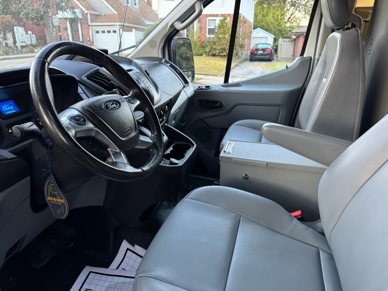 Ford Transit 250 Van Low Roof w/Sliding Pass. 130-in. WB 2017