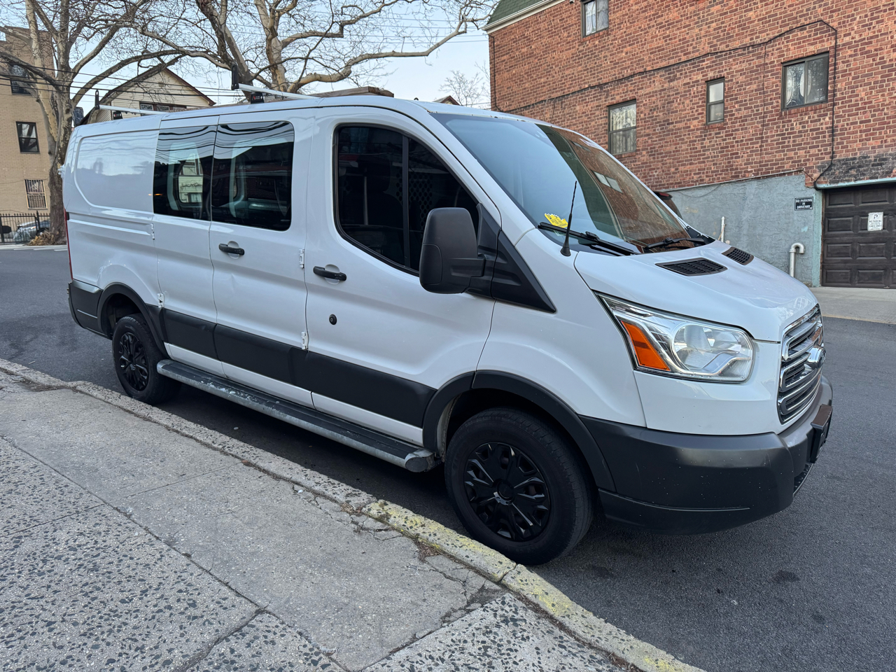 Ford Transit 250 Van Low Roof 60/40 Pass.130-in. WB 2016