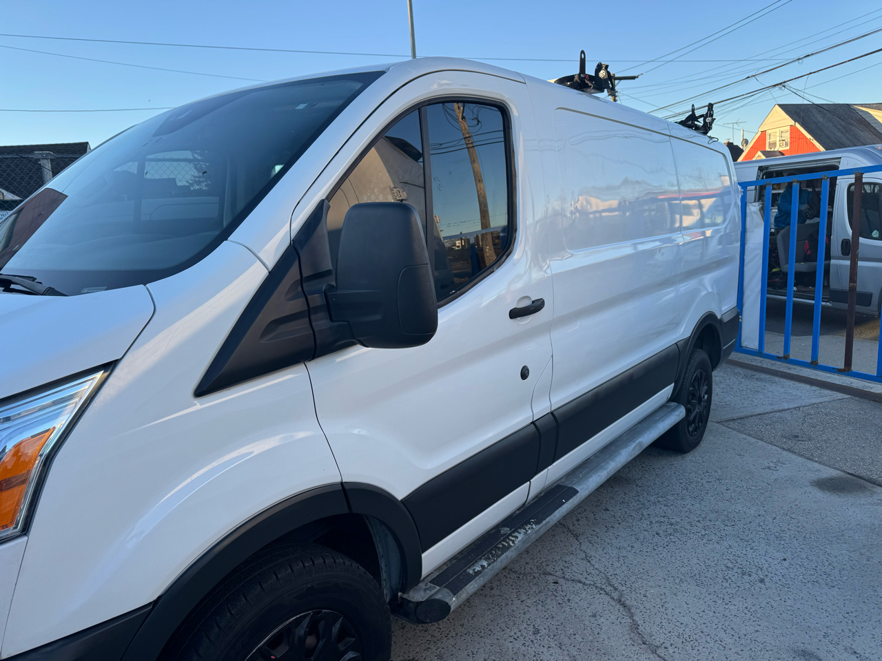 Ford Transit 250 Van Low Roof 60/40 Pass.130-in. WB 2016