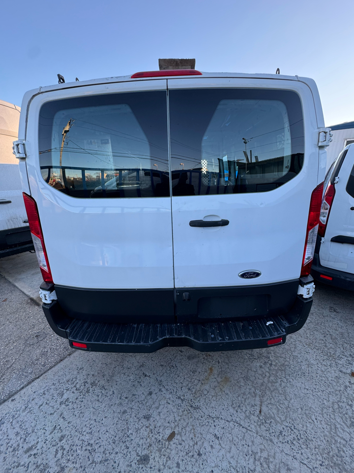 Ford Transit 250 Van Low Roof 60/40 Pass.130-in. WB 2016