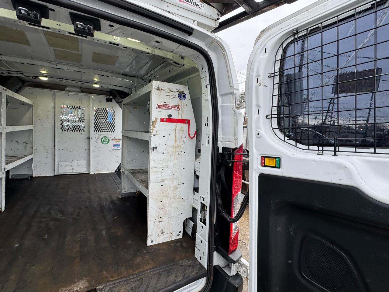 Ford Transit 250 Van Low Roof 60/40 Pass.130-in. WB 2017