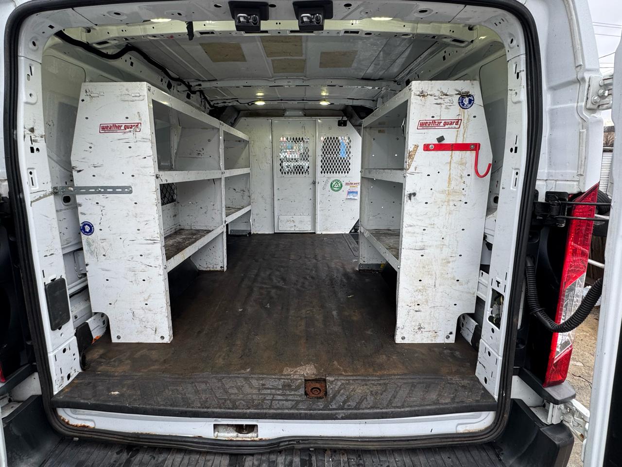 Ford Transit 250 Van Low Roof 60/40 Pass.130-in. WB 2017