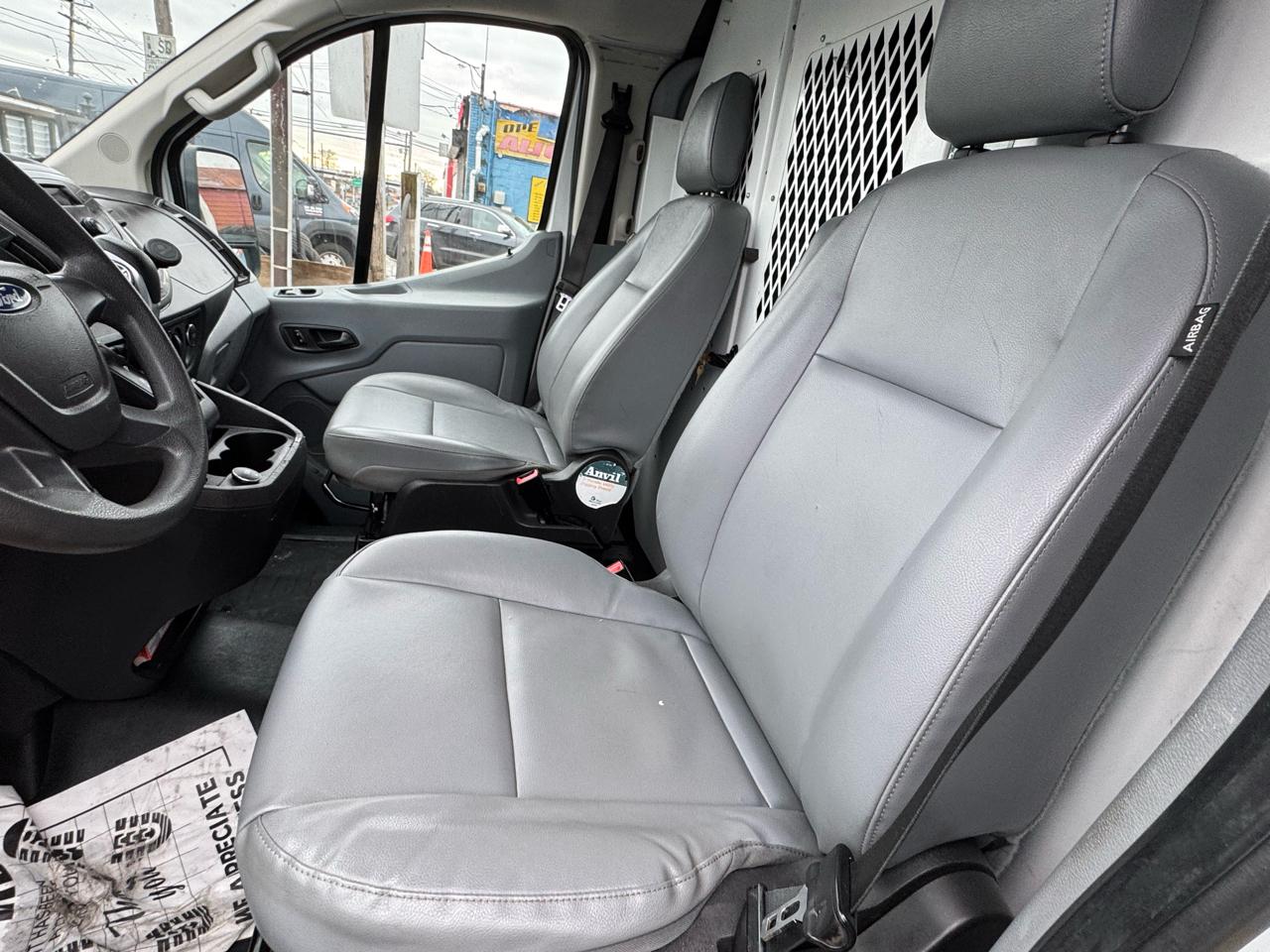 Ford Transit 250 Van Low Roof 60/40 Pass.130-in. WB 2017