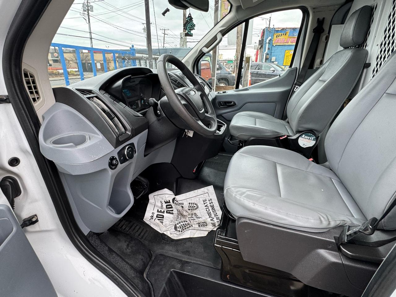 Ford Transit 250 Van Low Roof 60/40 Pass.130-in. WB 2017