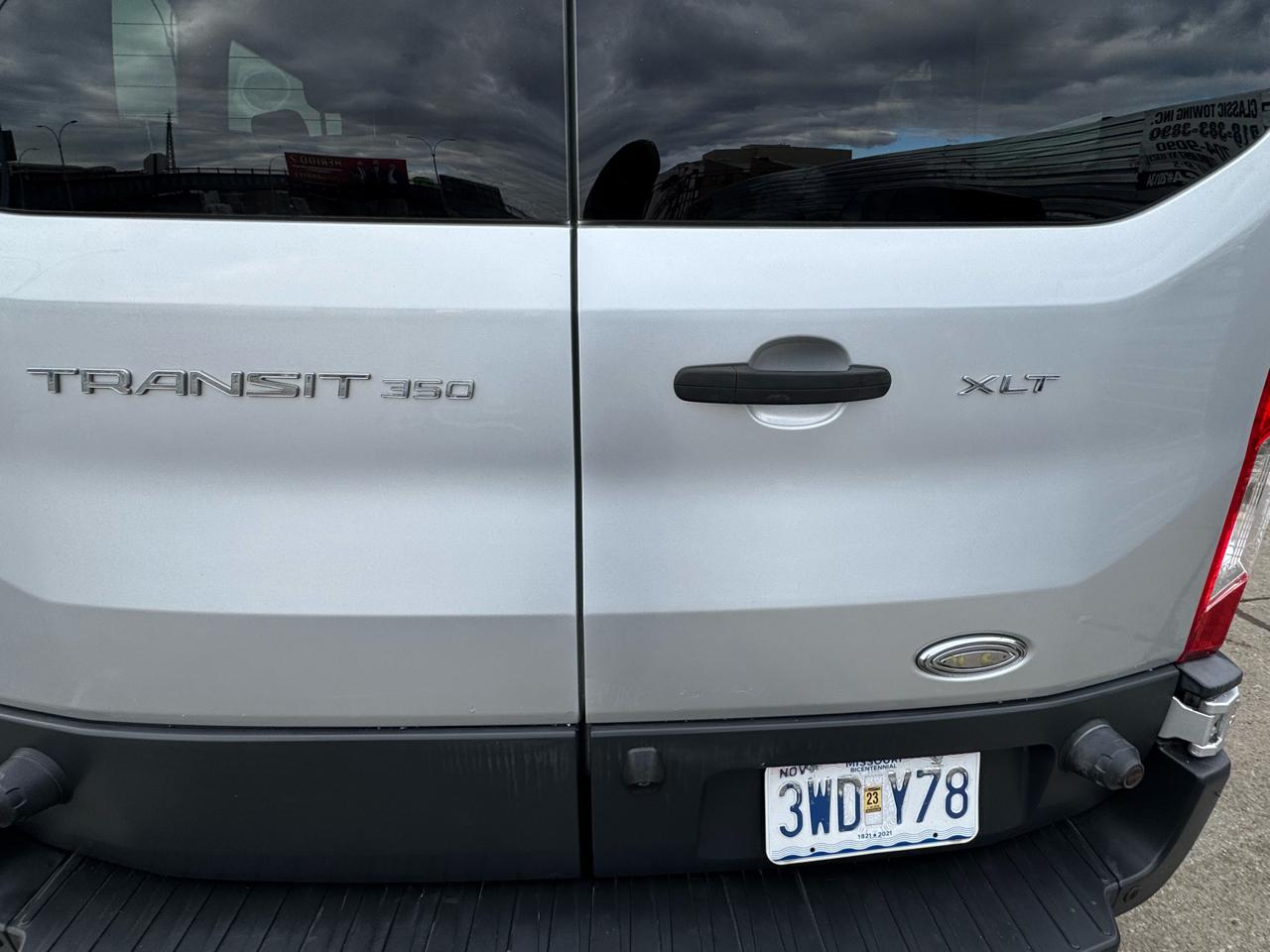 Ford Transit 350 Wagon Low Roof XLT 60/40 Pass. 148-in. WB 2015