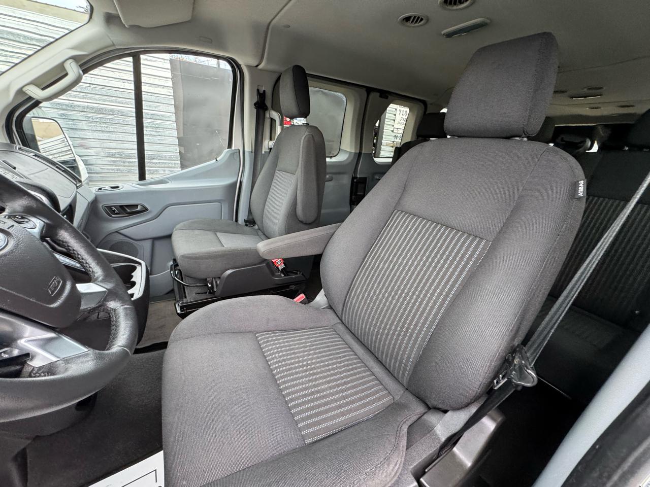 Ford Transit 350 Wagon Low Roof XLT 60/40 Pass. 148-in. WB 2015