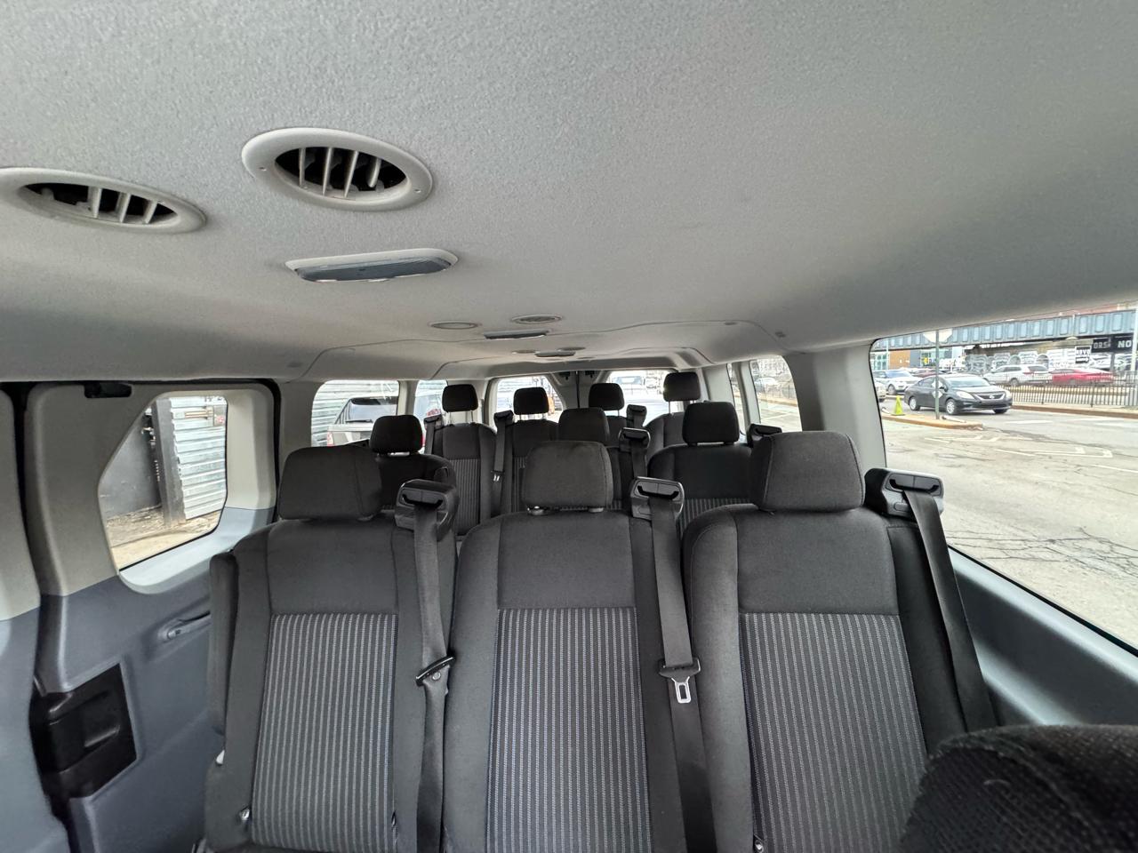 Ford Transit 350 Wagon Low Roof XLT 60/40 Pass. 148-in. WB 2015