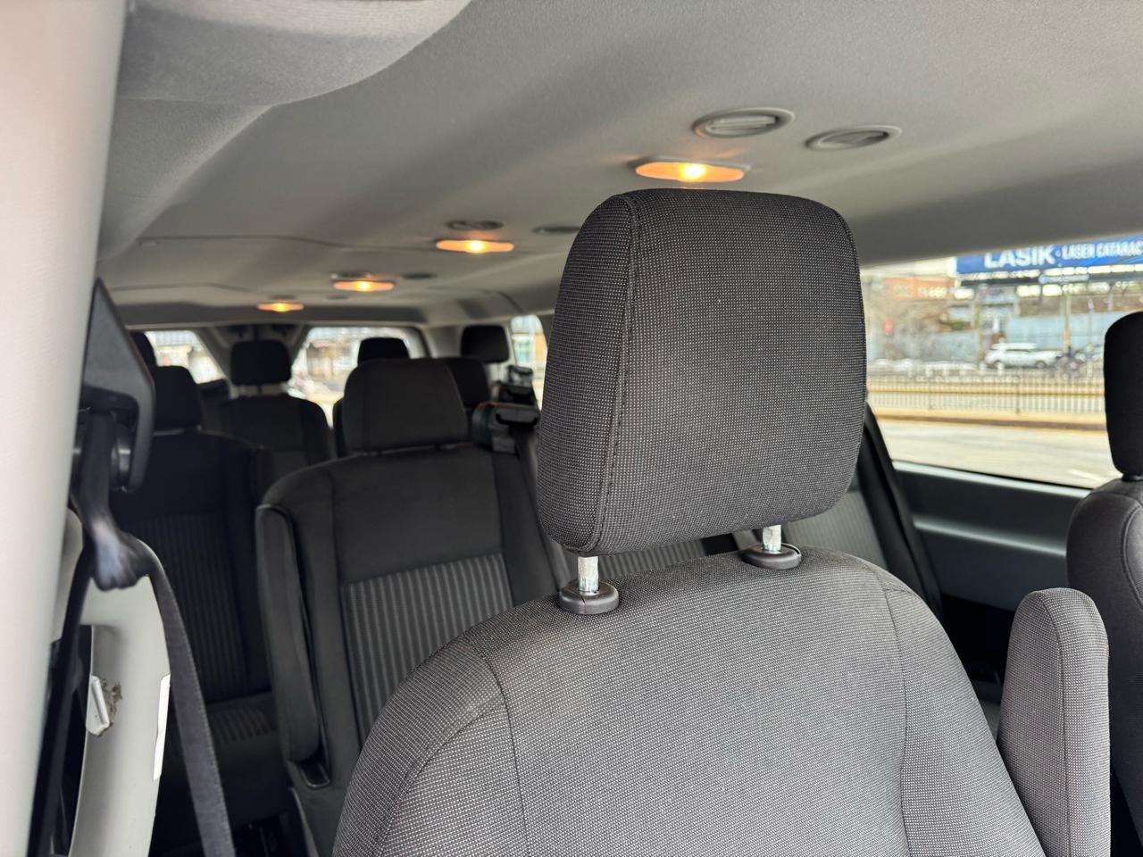 Ford Transit 350 Wagon Low Roof XLT 60/40 Pass. 148-in. WB 2015