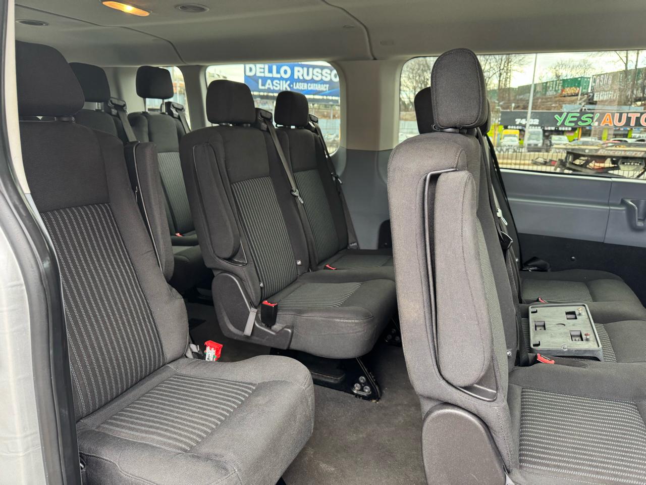 Ford Transit 350 Wagon Low Roof XLT 60/40 Pass. 148-in. WB 2015