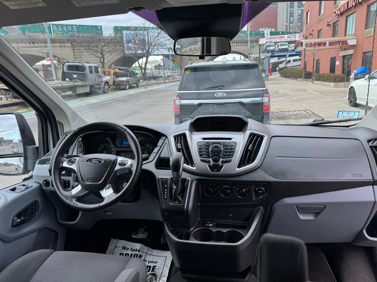 Ford Transit 350 Wagon Low Roof XLT 60/40 Pass. 148-in. WB 2015