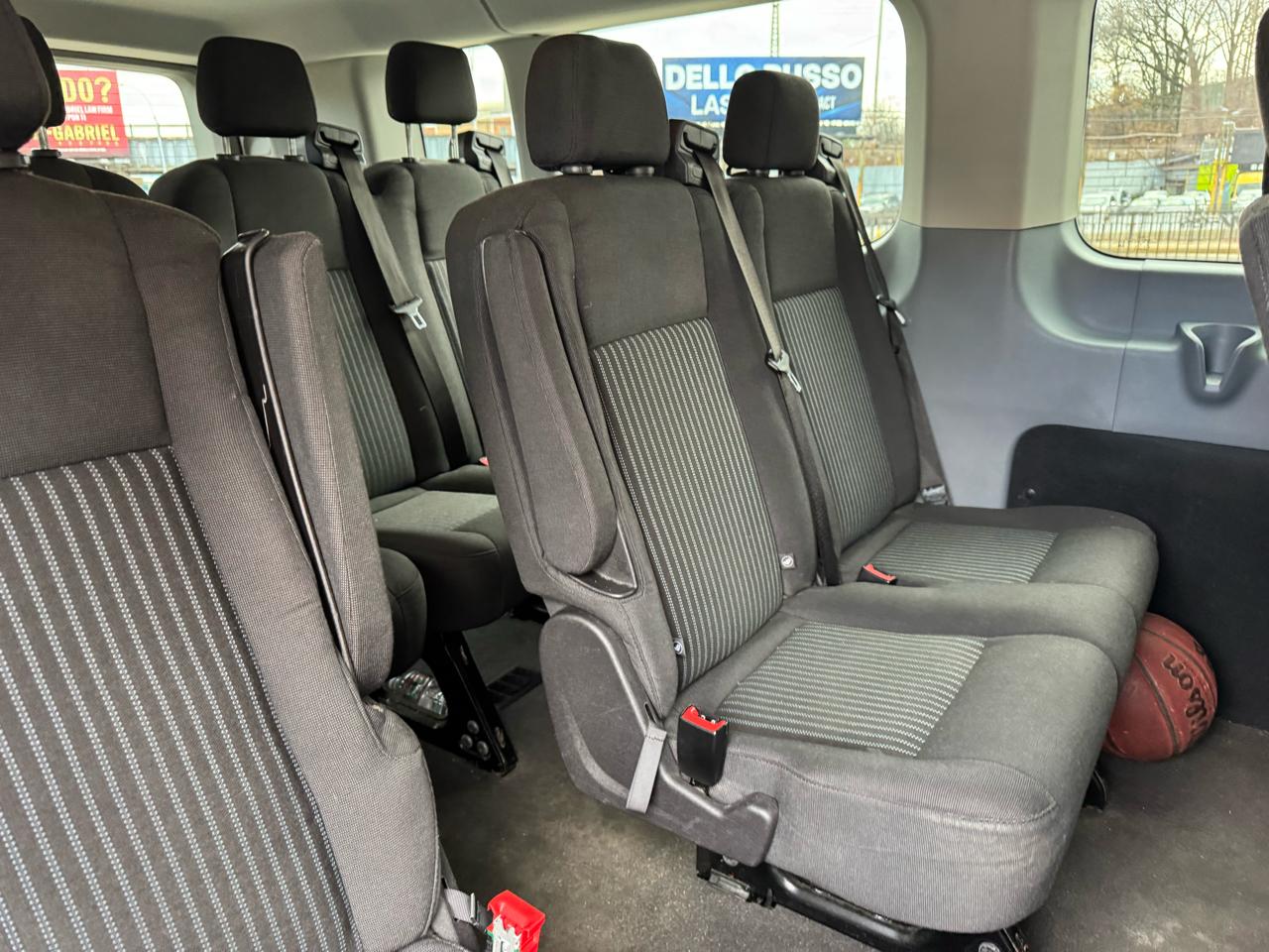 Ford Transit 350 Wagon Low Roof XLT 60/40 Pass. 148-in. WB 2015