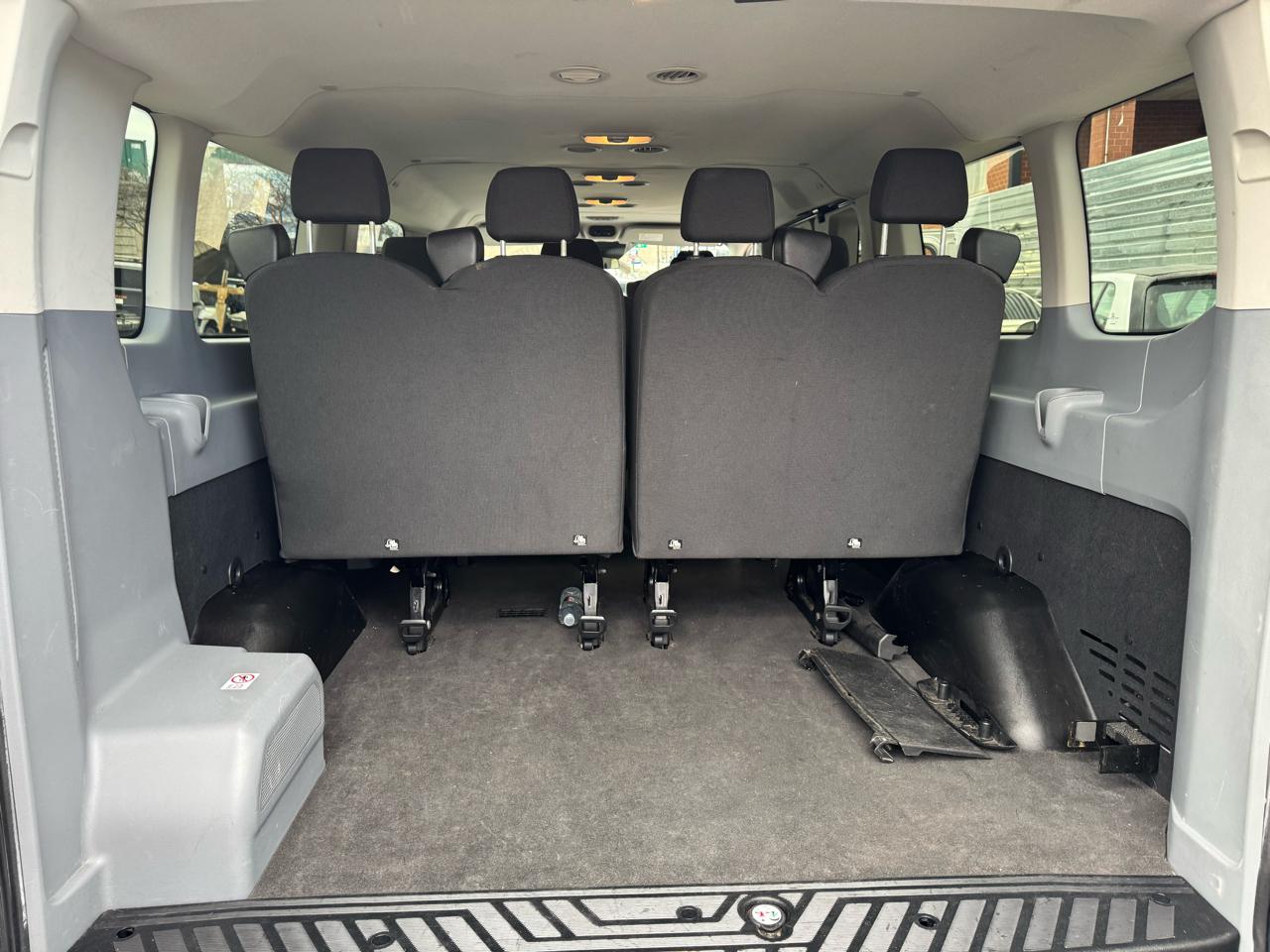 Ford Transit 350 Wagon Low Roof XLT 60/40 Pass. 148-in. WB 2015