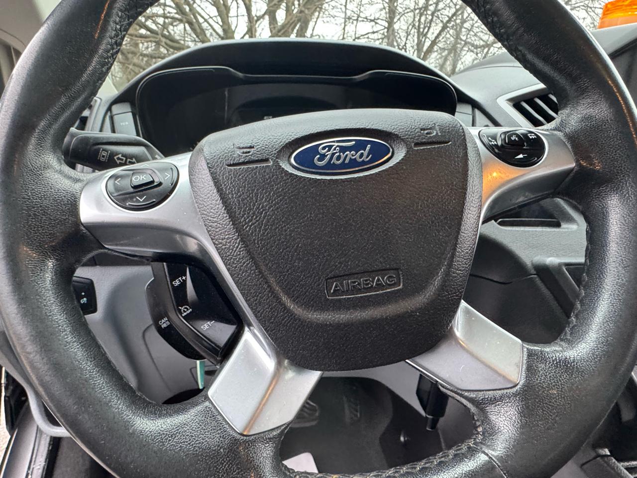 Ford Transit 350 Wagon Low Roof XL w/Sliding Pass. 148-in. WB 2015