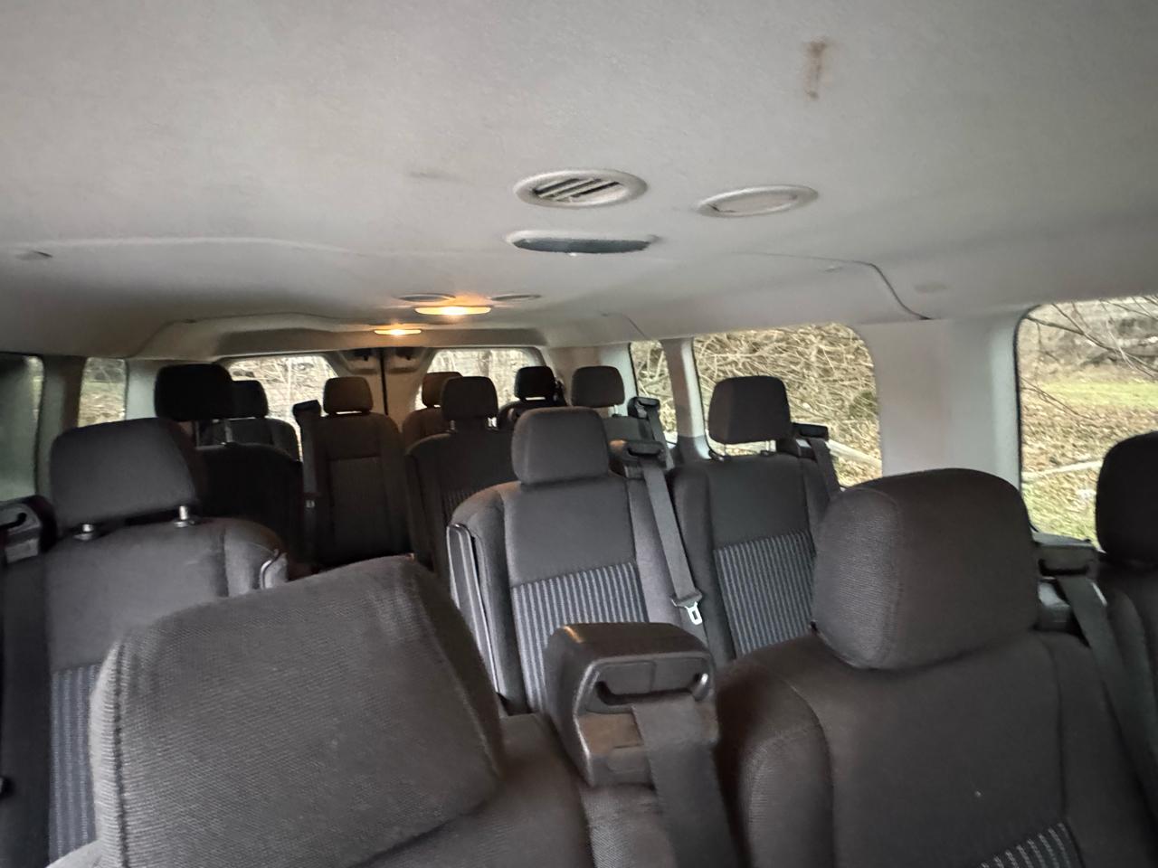 Ford Transit 350 Wagon Low Roof XL w/Sliding Pass. 148-in. WB 2015