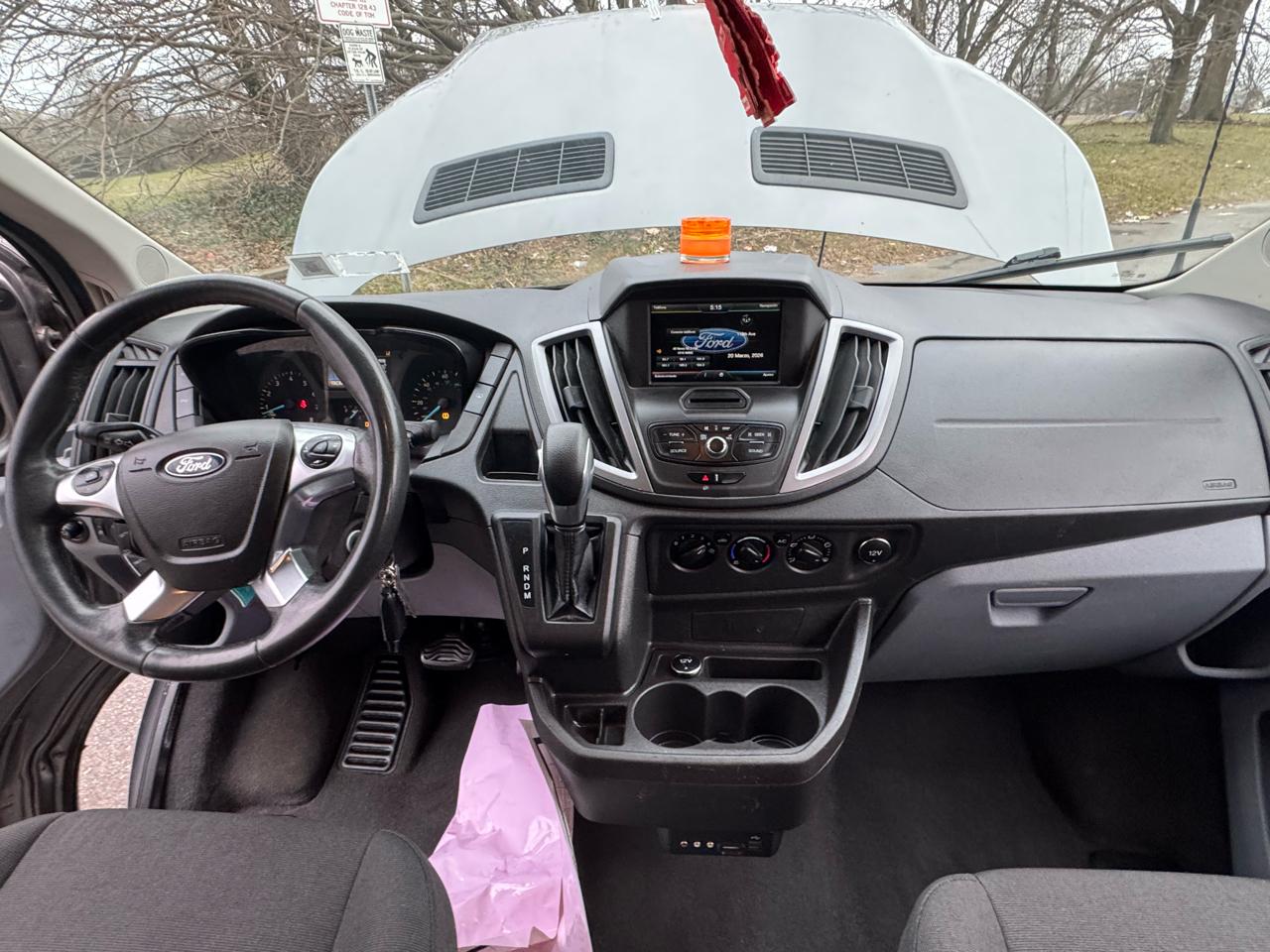 Ford Transit 350 Wagon Low Roof XL w/Sliding Pass. 148-in. WB 2015