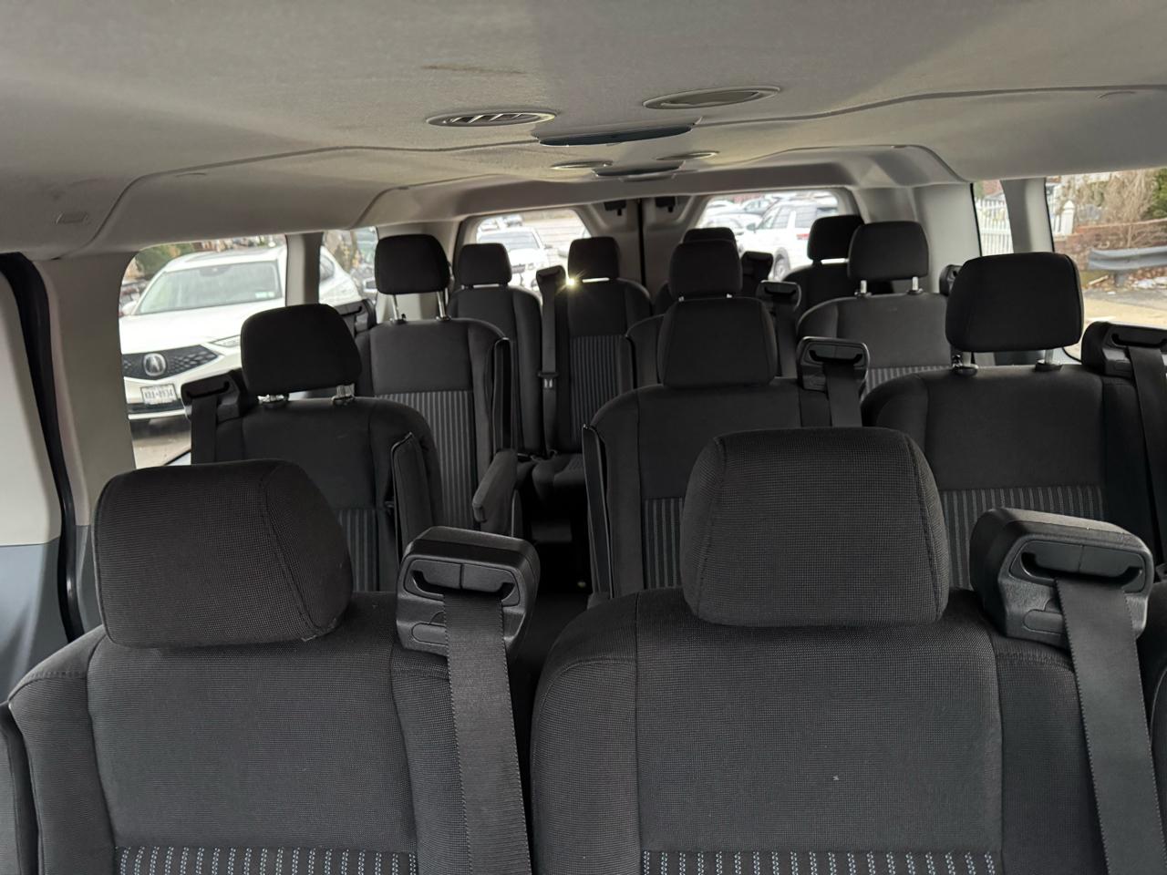 Ford Transit 350 Wagon Low Roof XL w/Sliding Pass. 148-in. WB 2015