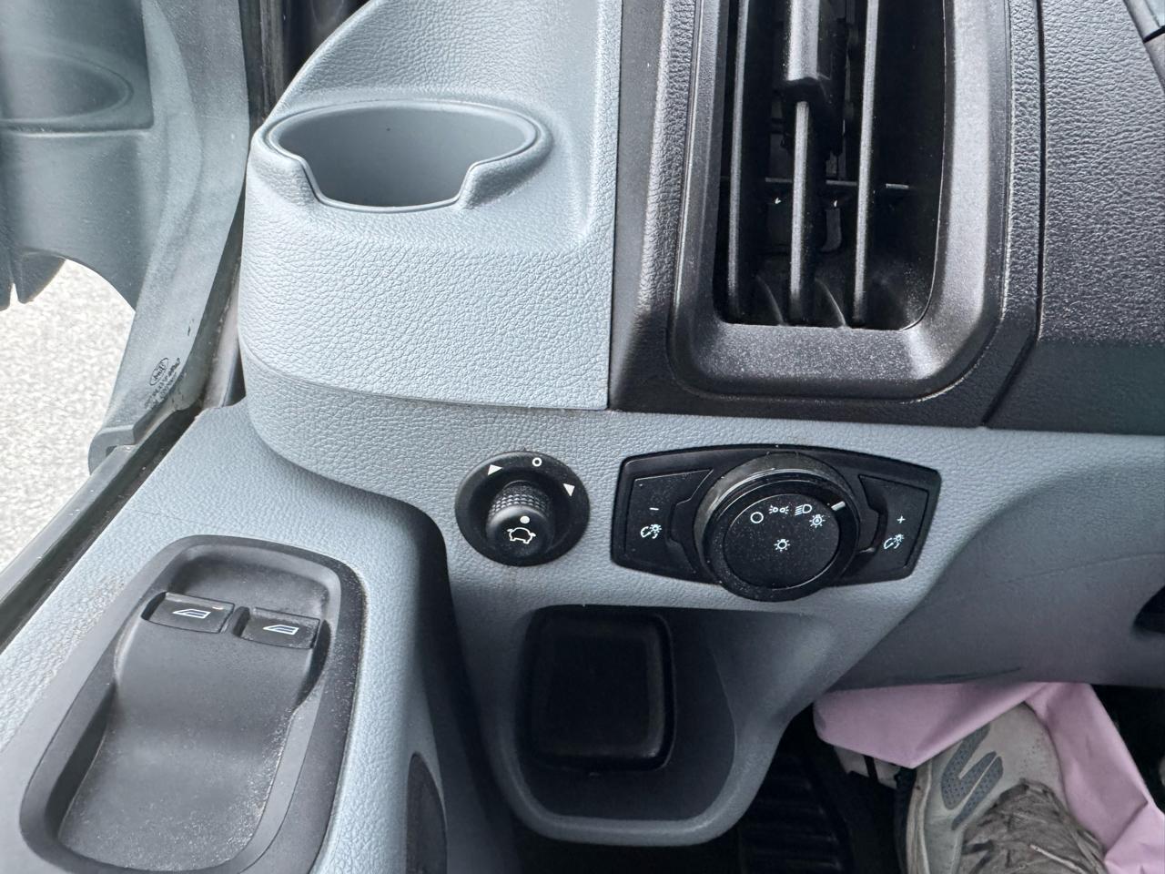 Ford Transit 350 Wagon Low Roof XL w/Sliding Pass. 148-in. WB 2015