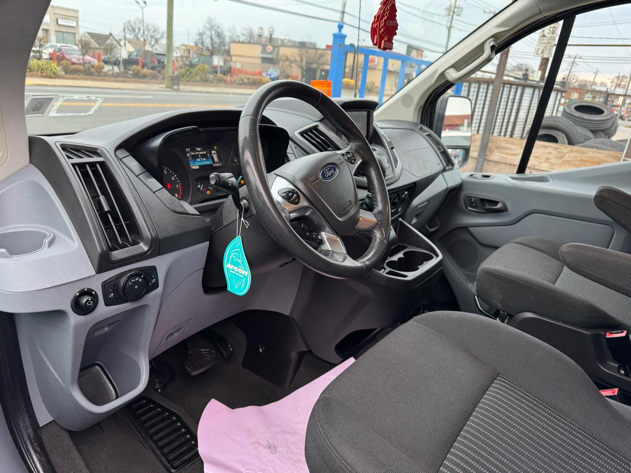 Ford Transit 350 Wagon Low Roof XL w/Sliding Pass. 148-in. WB 2015