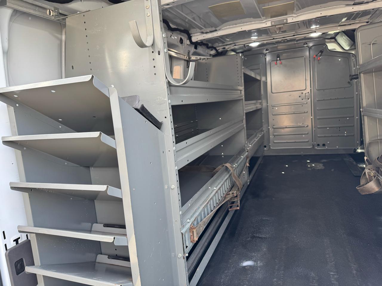 Ford Transit 350 Van Low Roof w/Sliding Pass. 148-in. WB 2020