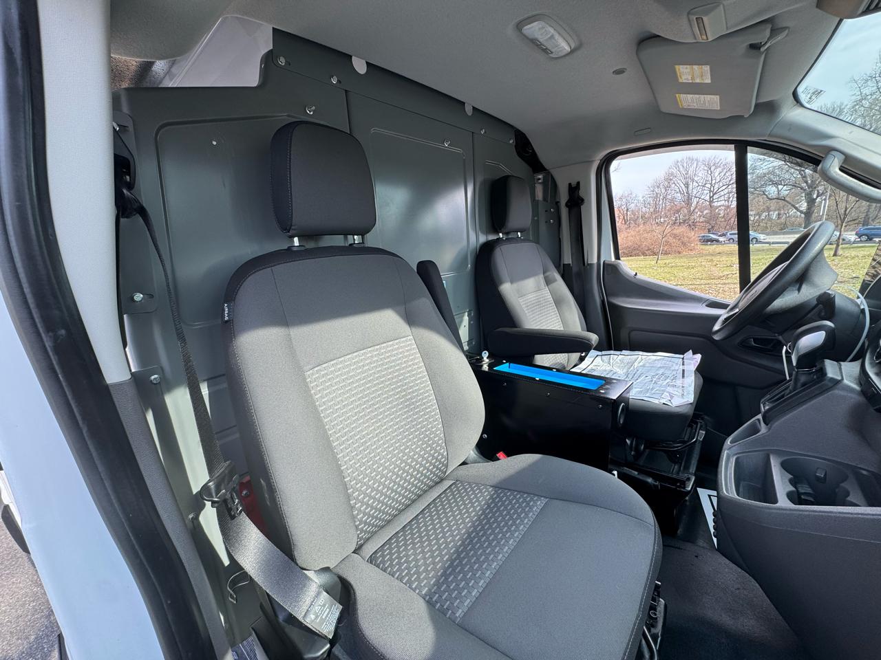 Ford Transit 350 Van Low Roof w/Sliding Pass. 148-in. WB 2020