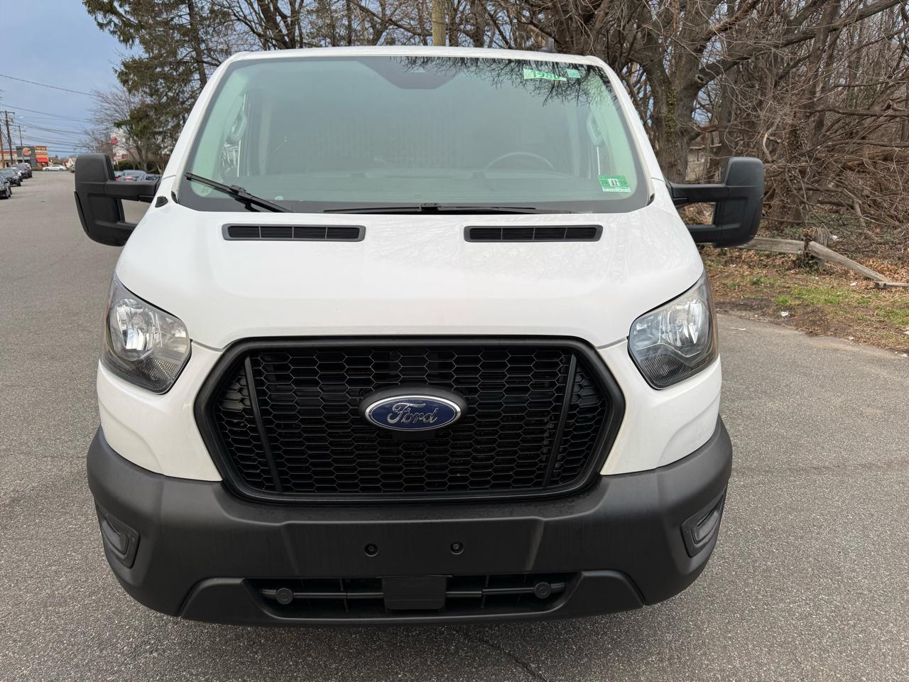 Ford Transit 250 Van Low Roof w/Sliding Pass. 130-in. WB 2021