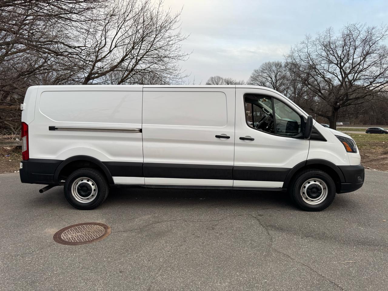 Ford Transit 250 Van Low Roof w/Sliding Pass. 130-in. WB 2021