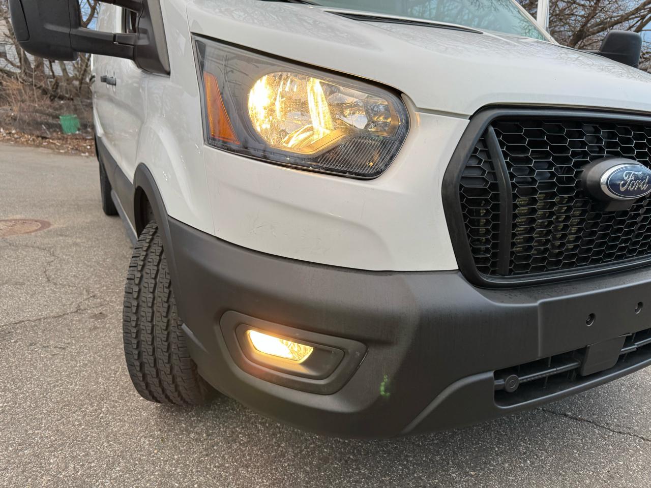 Ford Transit 250 Van Low Roof w/Sliding Pass. 130-in. WB 2021