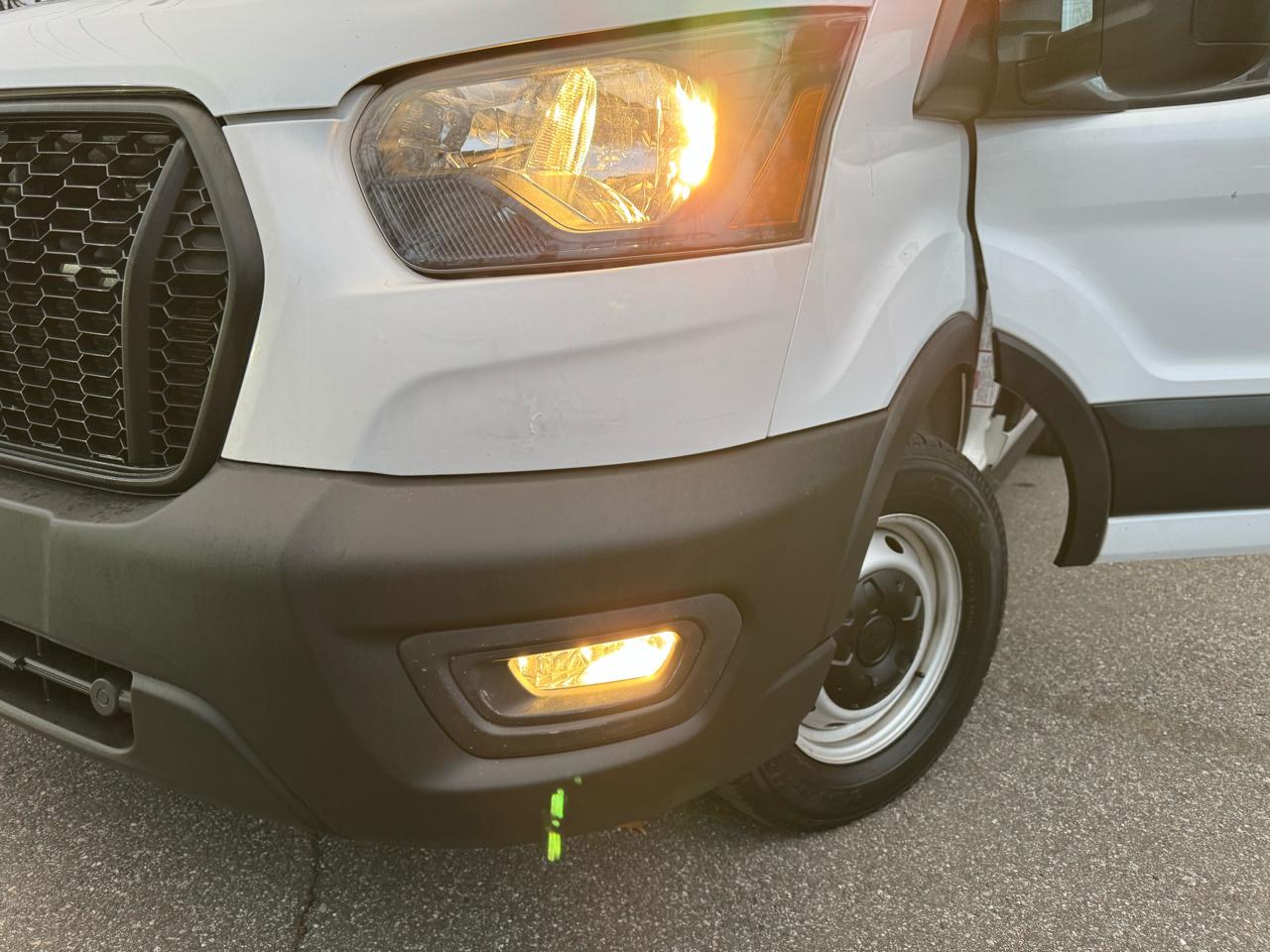 Ford Transit 250 Van Low Roof w/Sliding Pass. 130-in. WB 2021